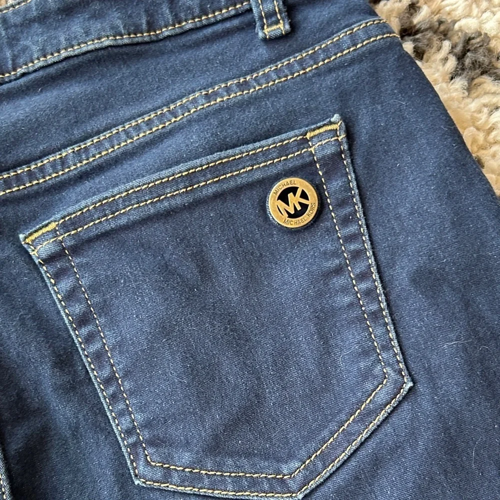 Michael Kors Women's Dark Blue Jeans stretch size 10 skinny jeans stretch